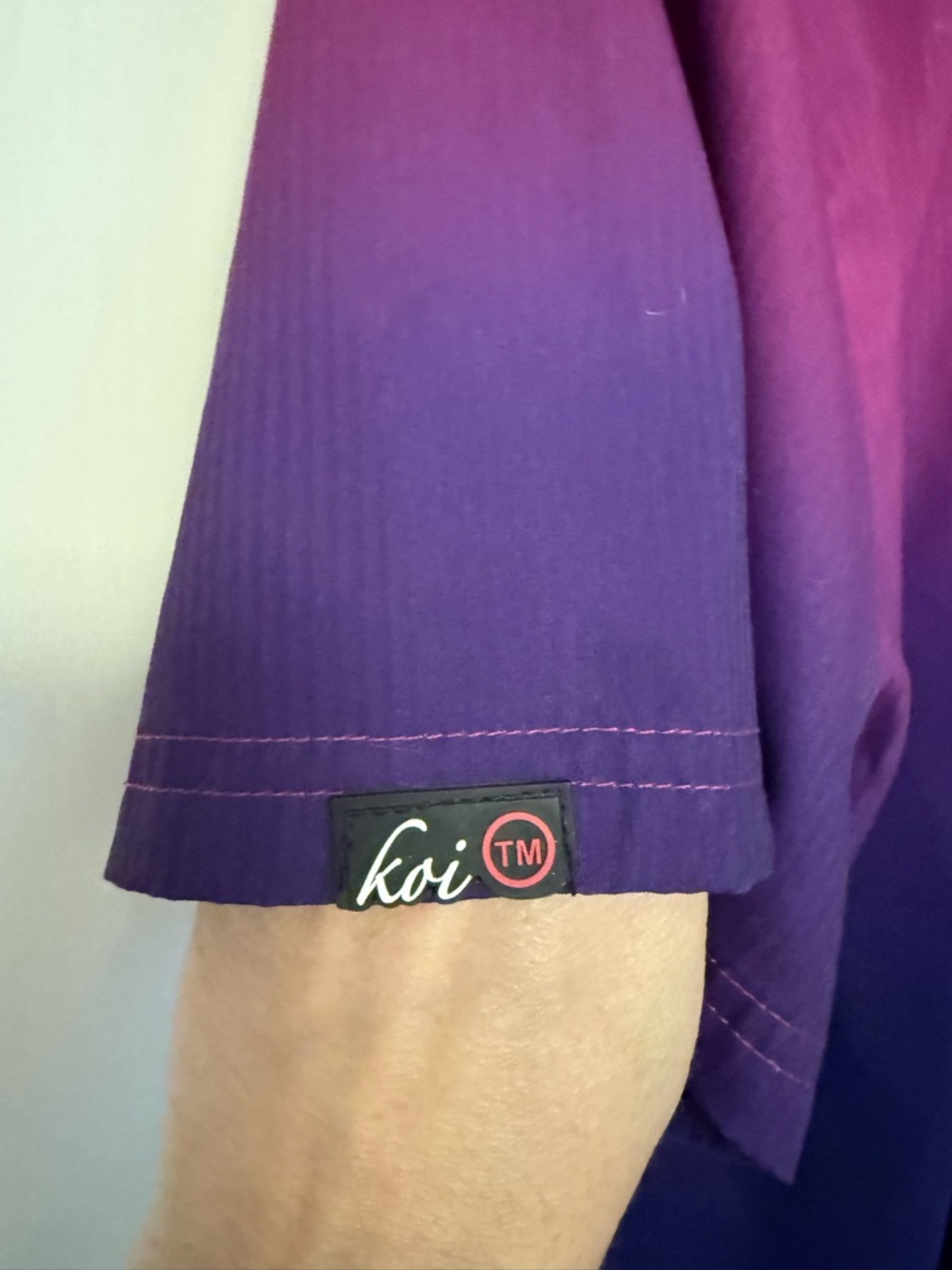 Koi Lite Scrubs Top Women’s Size XL Extra Large Slim Fit Purple Pink Pockets - Picture 4 of 8